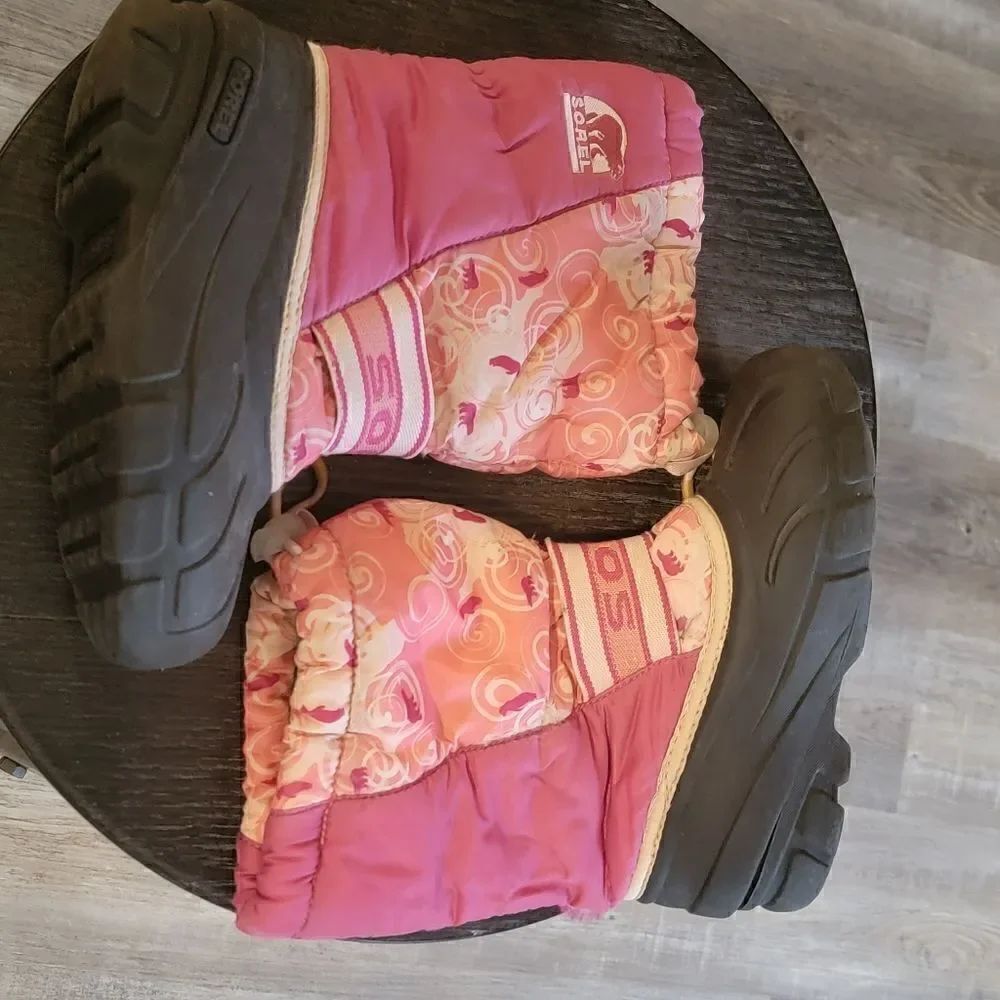 Sorel Cub pink winter boots size 1